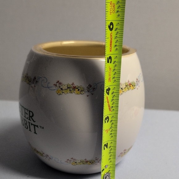 Peter Rabbit White Ceramic Jar - Picture 7 of 8